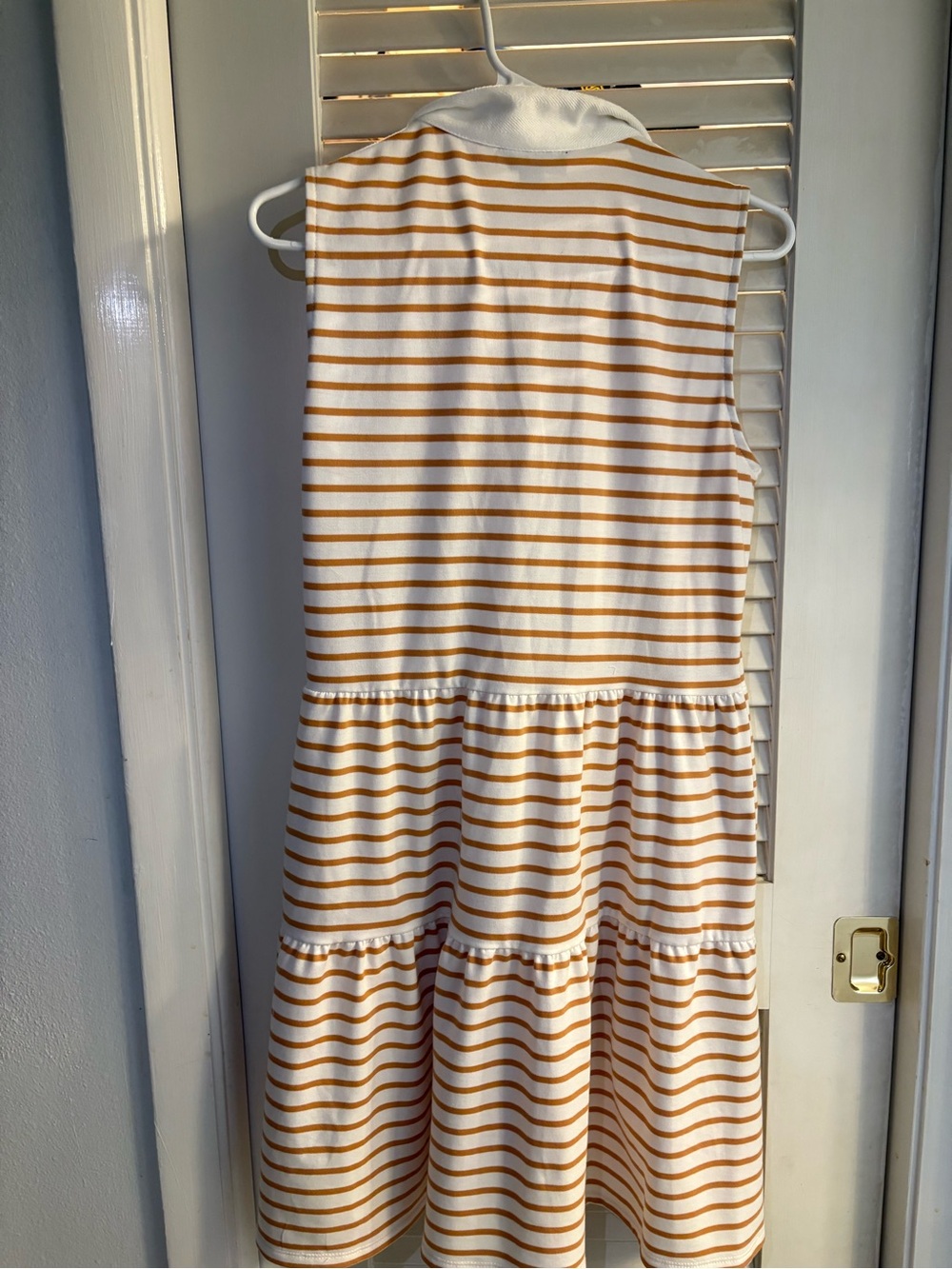 Sleeveless casual beach dress - Picture 3 of 3